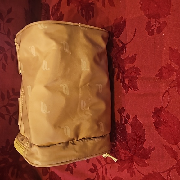 NWOT Fabletics mini duffle bag purse - Picture 7 of 10